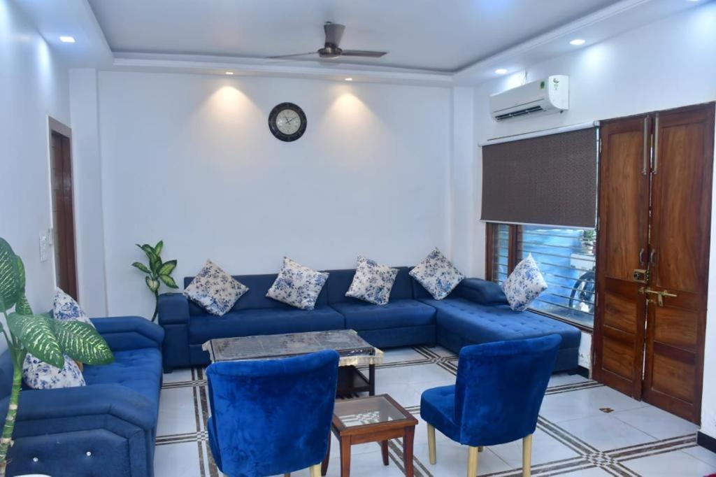 Shreshth Home Stay - Best Family Accommodation - 3Km From Har Ki Pauri, Haridwar, Uttarakhand מראה חיצוני תמונה