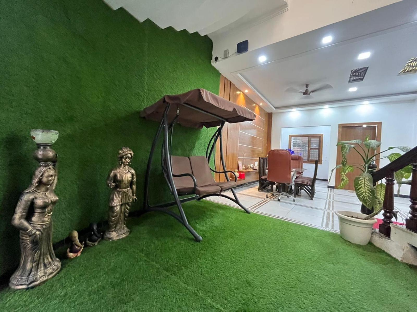 Shreshth Home Stay - Best Family Accommodation - 3Km From Har Ki Pauri, Haridwar, Uttarakhand מראה חיצוני תמונה