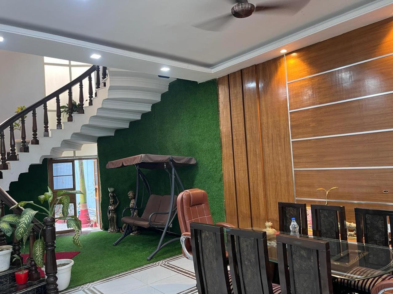 Shreshth Home Stay - Best Family Accommodation - 3Km From Har Ki Pauri, Haridwar, Uttarakhand מראה חיצוני תמונה