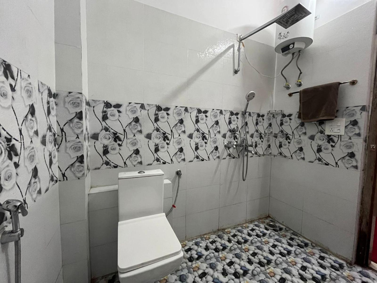 Shreshth Home Stay - Best Family Accommodation - 3Km From Har Ki Pauri, Haridwar, Uttarakhand מראה חיצוני תמונה