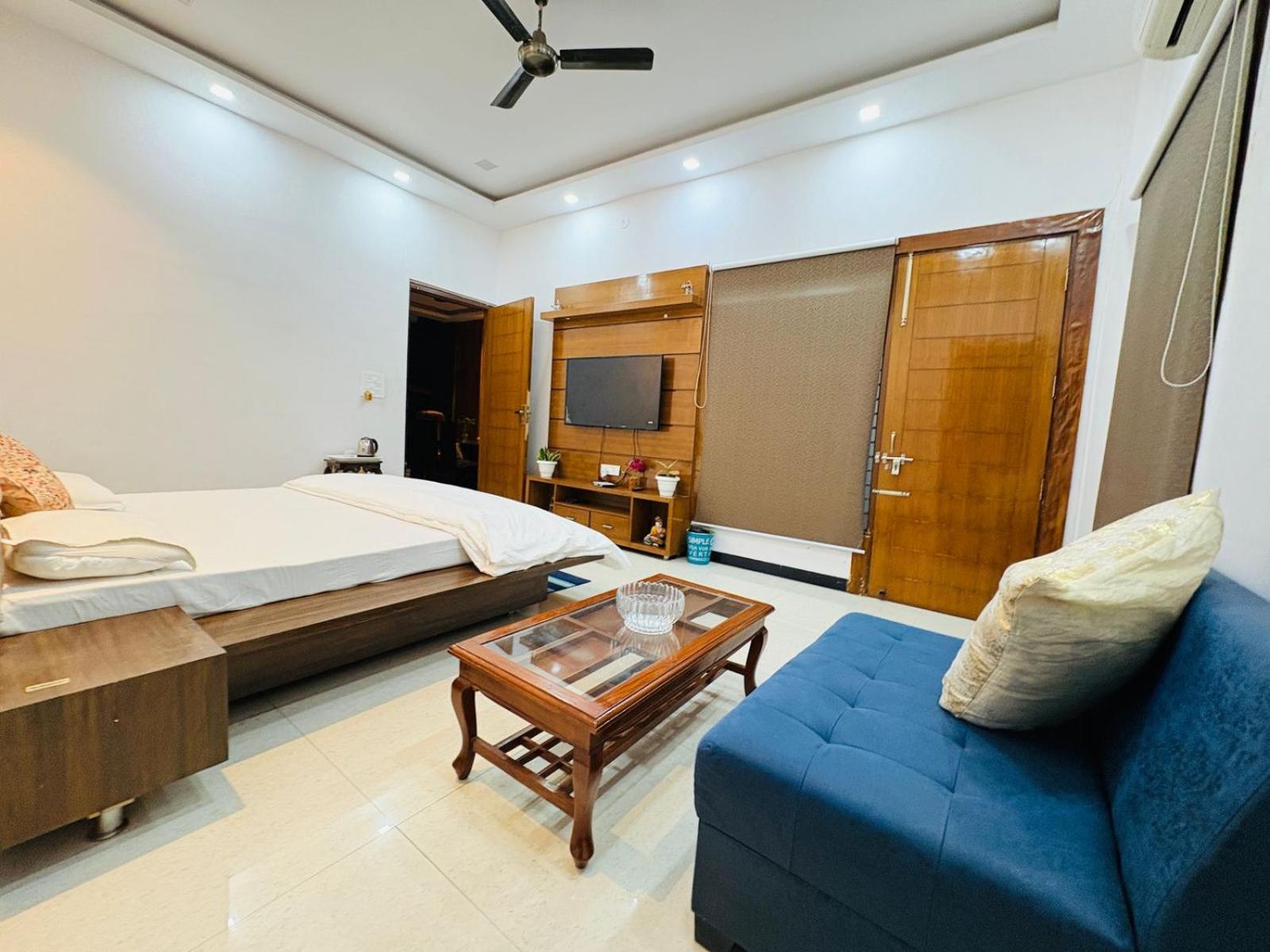 Shreshth Home Stay - Best Family Accommodation - 3Km From Har Ki Pauri, Haridwar, Uttarakhand מראה חיצוני תמונה