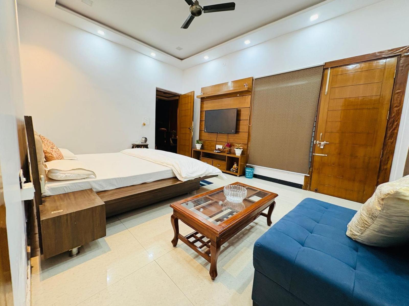 Shreshth Home Stay - Best Family Accommodation - 3Km From Har Ki Pauri, Haridwar, Uttarakhand מראה חיצוני תמונה
